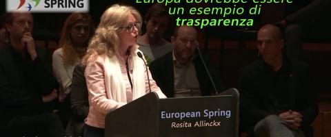 Dovrebbe l'Europa essere più trasparente? Dovrebbe l'Europa essere più trasparente?