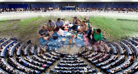 Europa: union or community